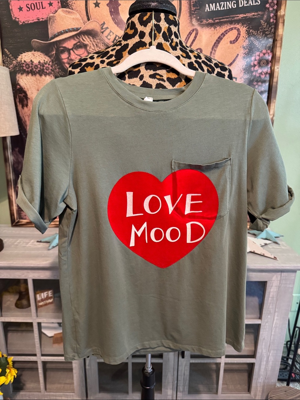 NWT Olive Green Tee with Red 'LOVE MOOD' Heart Graphic Size Med 10/12